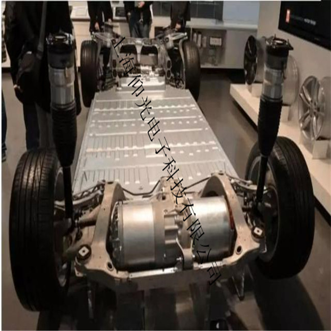 特斯拉 Tesla電動汽車控制器無直流電壓輸出或電壓輸出不穩(wěn)定維修