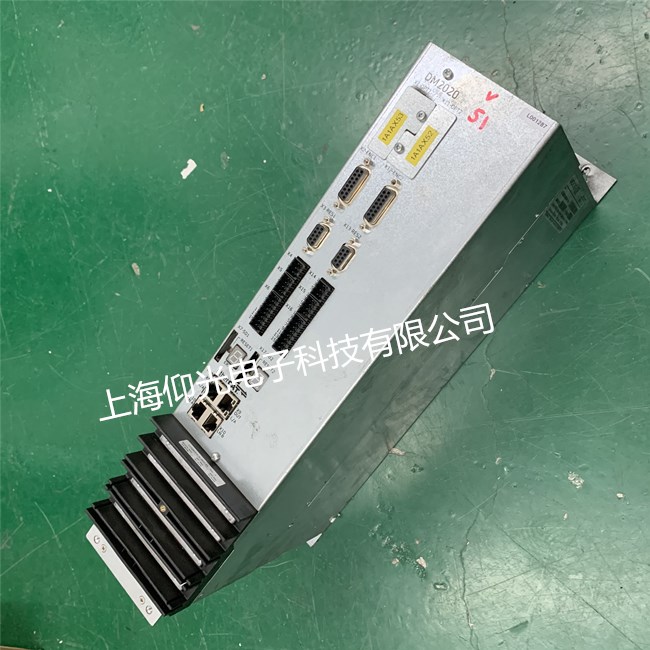 吹塑機(jī)械MOOG穆格伺服驅(qū)動(dòng)器維修CN1509M1修不好不收費(fèi)