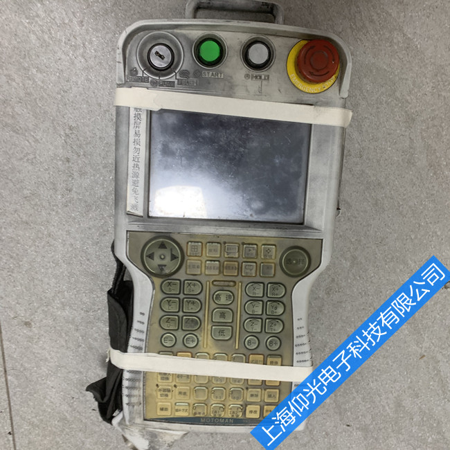 安川機(jī)器人示教器觸摸屏無顯示故障維修