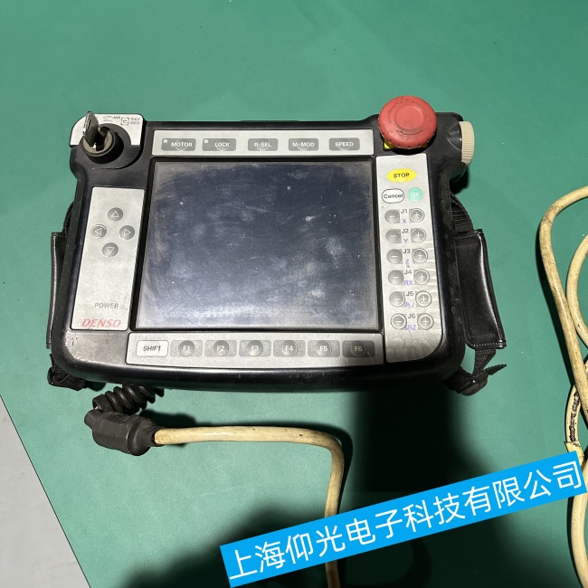 佛山Denso電裝機(jī)器人VS-050B示教器出現(xiàn)有顯示無背光故障維修中心